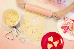 valentine's day, baking, baking cookies-1955254.jpg